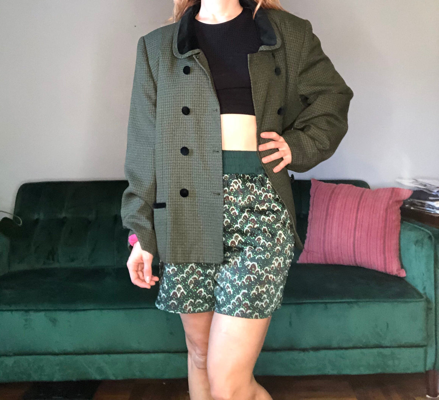 Elegant Green Plaid Suit w Black Velvet Trim, Size 16