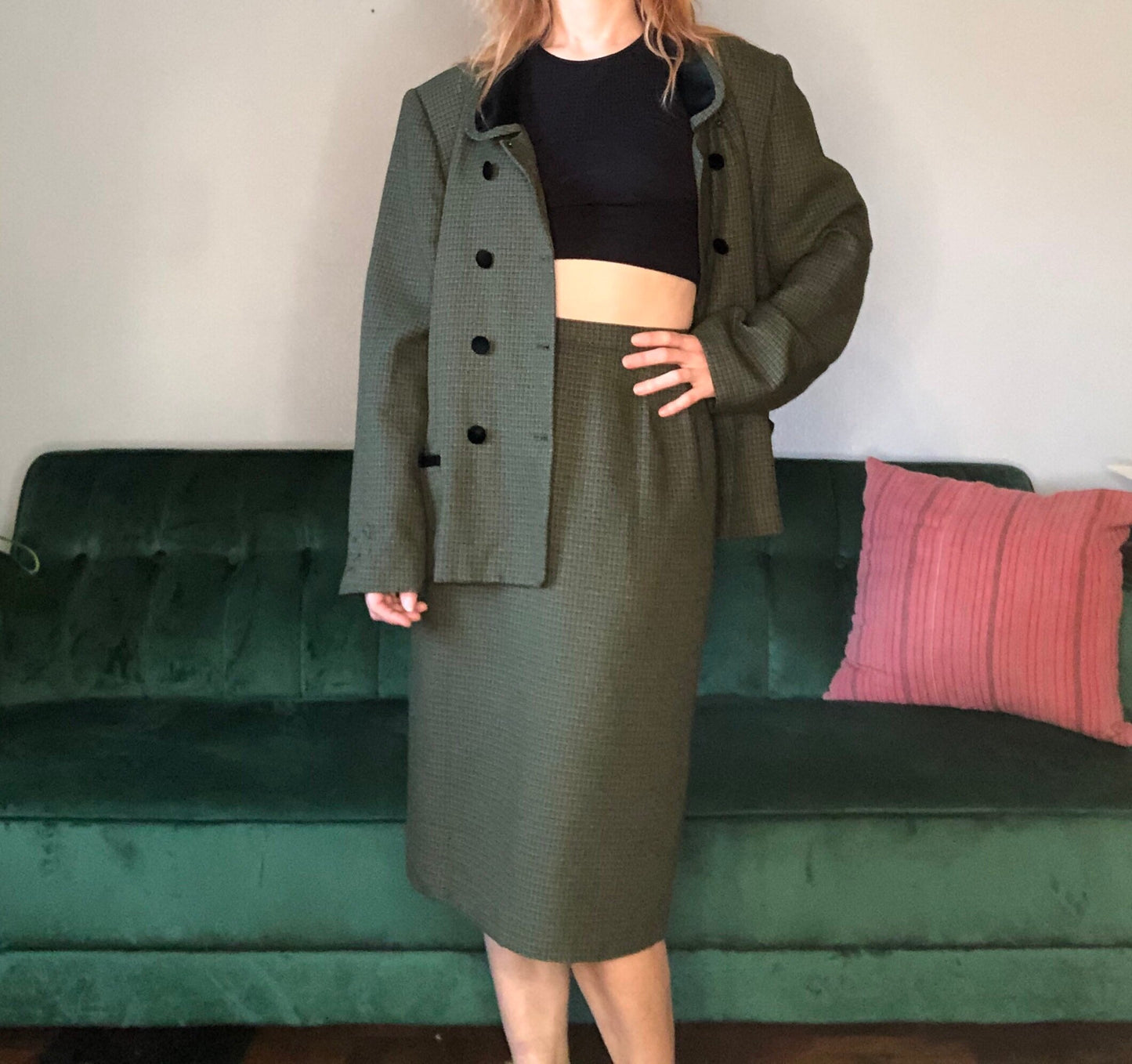 Elegant Green Plaid Suit w Black Velvet Trim, Size 16