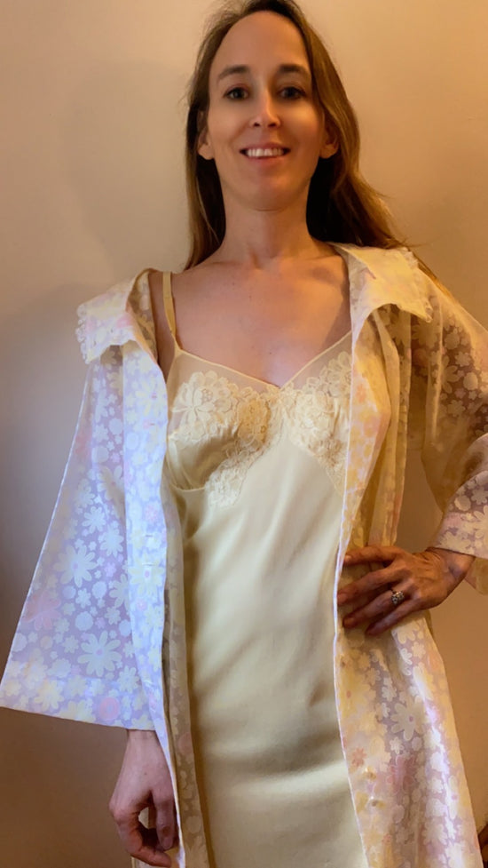 Eyeful floral dressing gown/robe