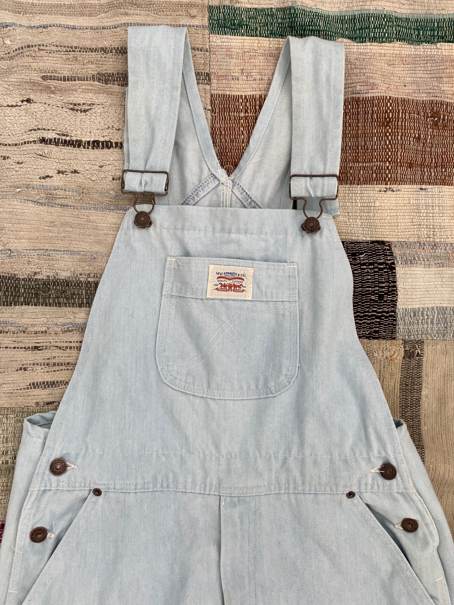 Load image into Gallery viewer, Perfect Light Blue Wash 90s Levis Overalls
