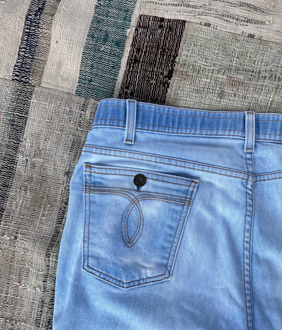 Light Wash 70s Levis, Waist 38"