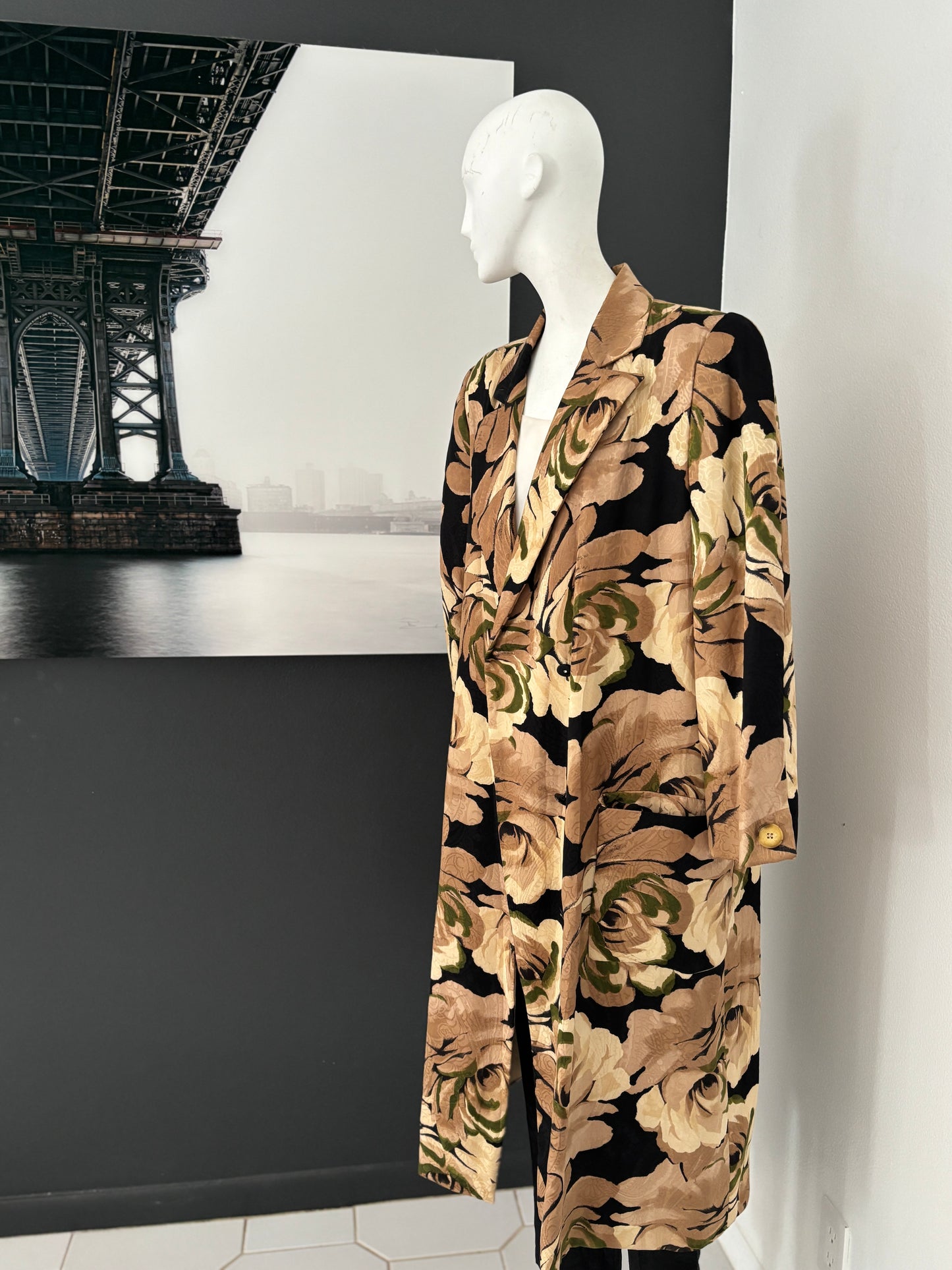 Bill Blass 1980s Silk Paisley Coat – Worn by Iman on the Runway