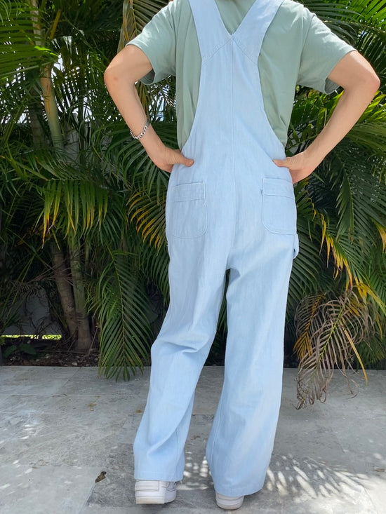 Load image into Gallery viewer, Perfect Light Blue Wash 90s Levis Overalls
