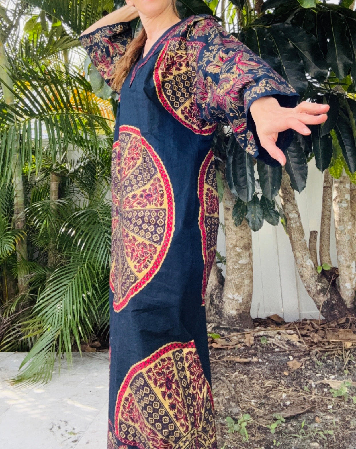 Classic Cool Elon Kaftan, Bust/Chest 42"