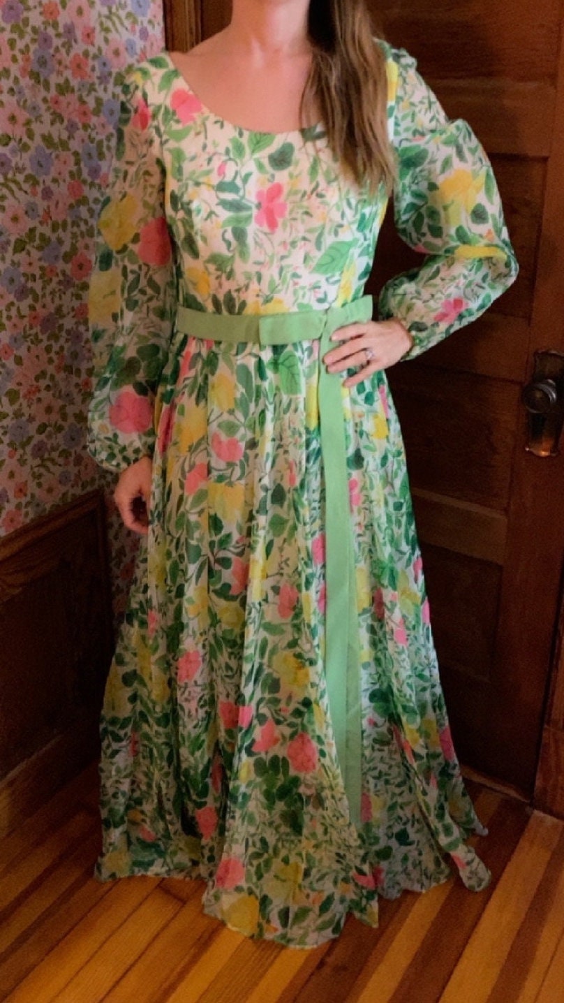 70s style party dress 2025