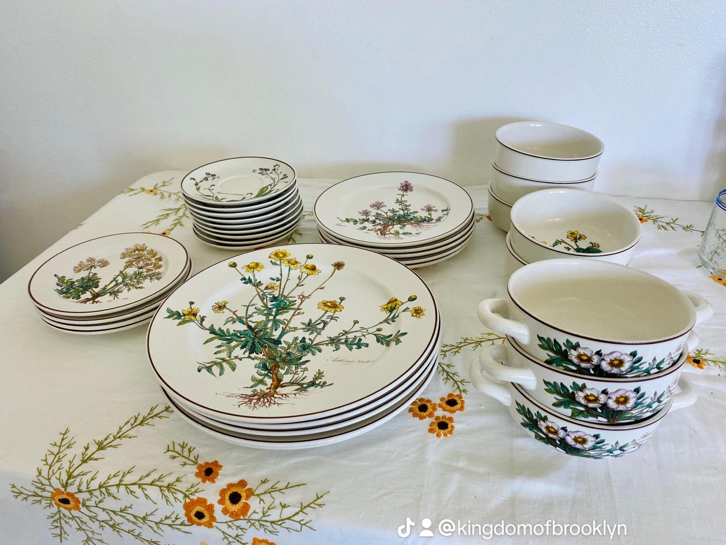 Villeroy &  Boch Soup Bowls, Sinaapis Arvensis Bowls, Vintage Floral Bowls,  Vitro Porcelain Bowls, Rare Villeroy and Boch
