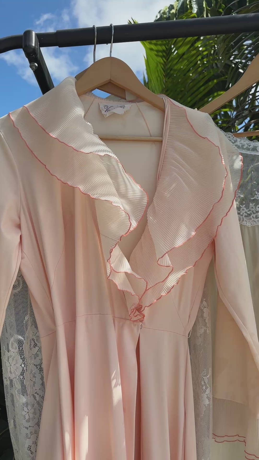 Load and play video in Gallery viewer, Vintage Vanity Fair Peach Ruffle Front Duster Robe

