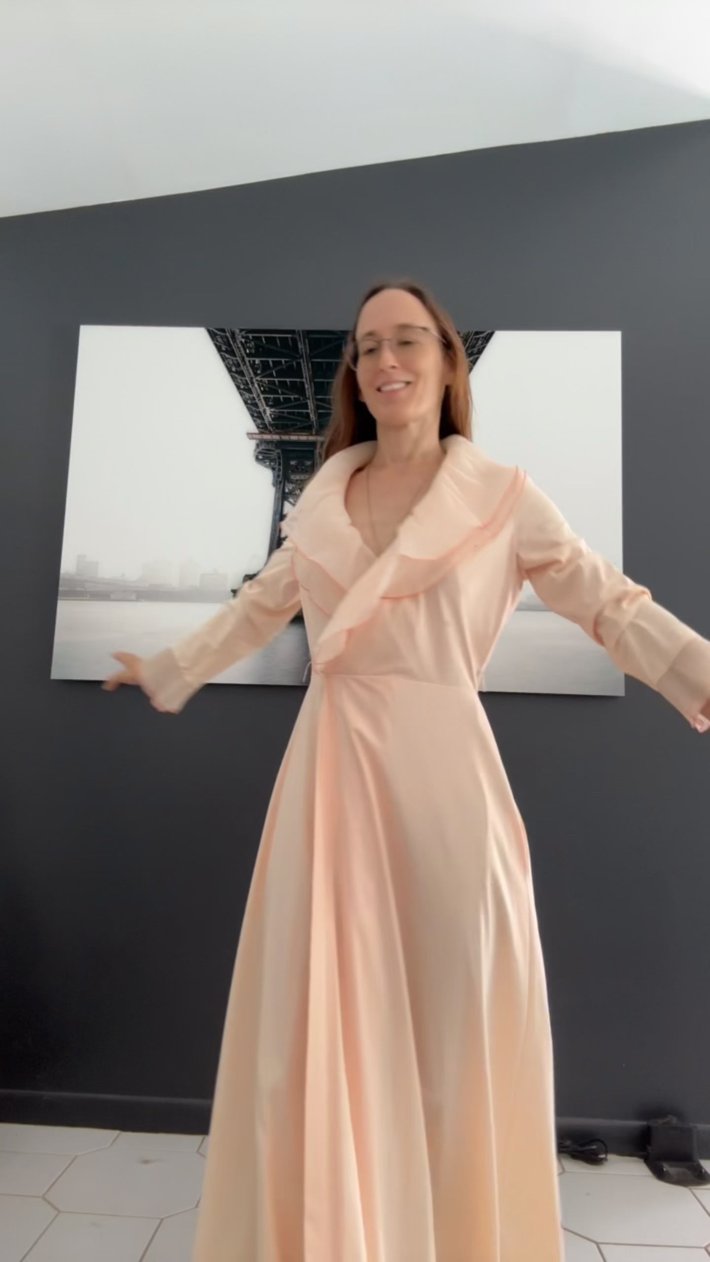 Load and play video in Gallery viewer, Vintage Vanity Fair Peach Ruffle Front Duster Robe
