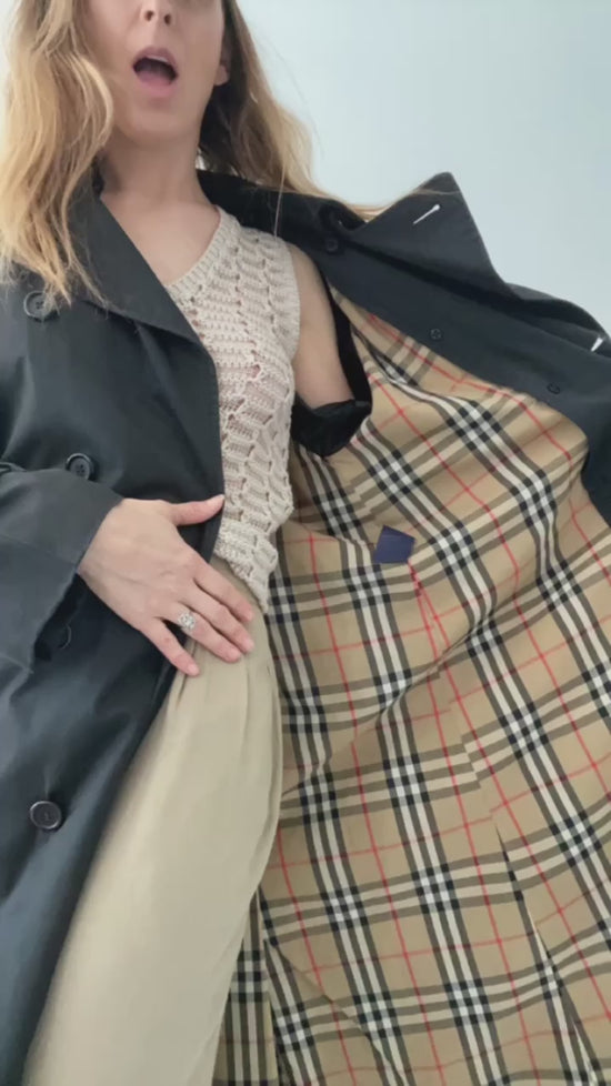 Load and play video in Gallery viewer, Classic 70s Burberry Trench
