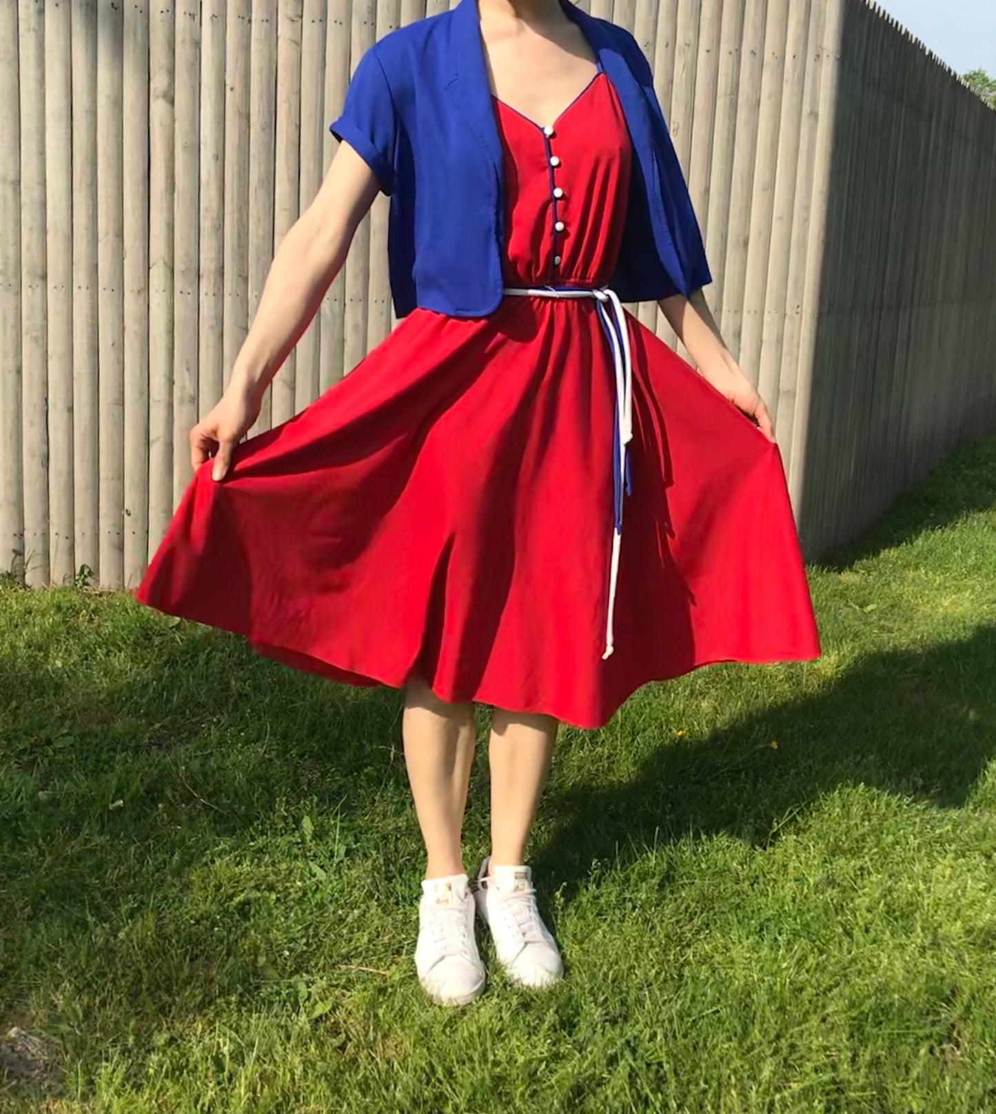 Load image into Gallery viewer, SALE Adorable Red 70s Dress w Bright Blue Piping and Matching  Blazer, Size M
